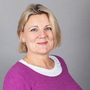 Lesley Carline