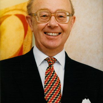 Richard M D Malone