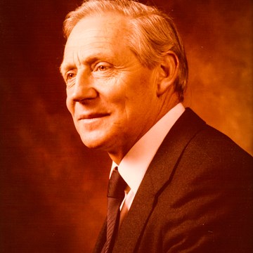 Kenneth G Weir