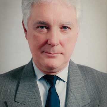 Robert F Hubbard